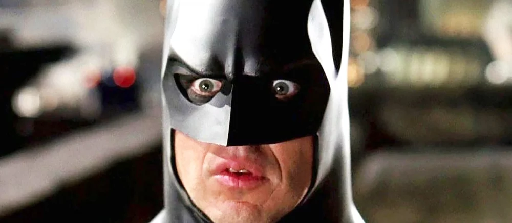 Профессиональный художник придумал собственный дизайн костюма Бэтмена. В такой броне герой был бы более маневренным