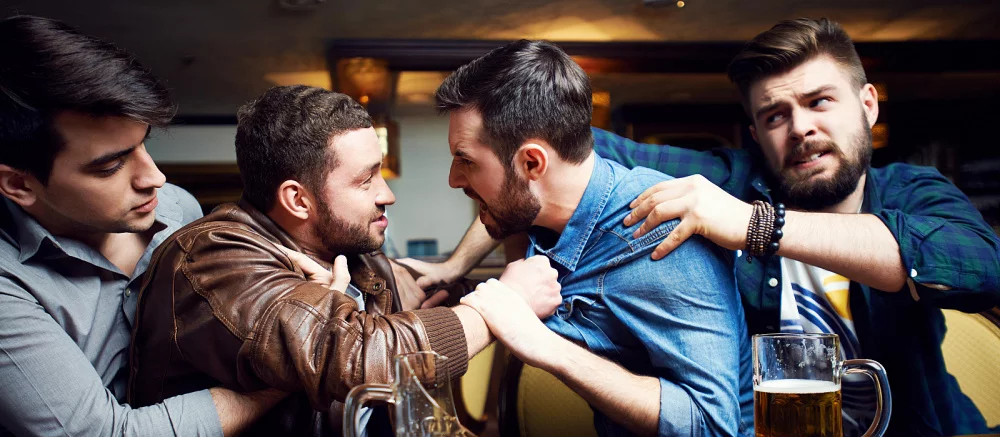 Пьяный отчим подрался с Twitch-стримером в прямом эфире