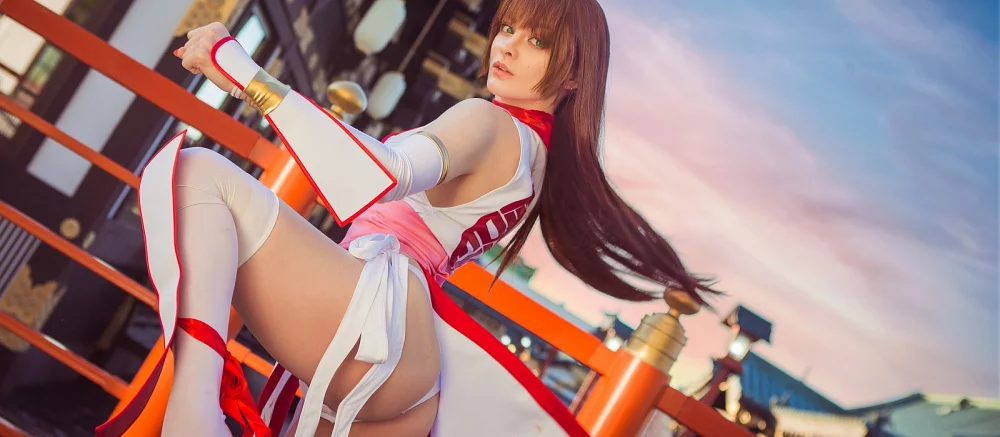 Самый горячий косплей недели: раздетые и связанные красотки из Genshin Impact, страстная Джессика Рэббит и экзотичная Касуми из Dead or Alive