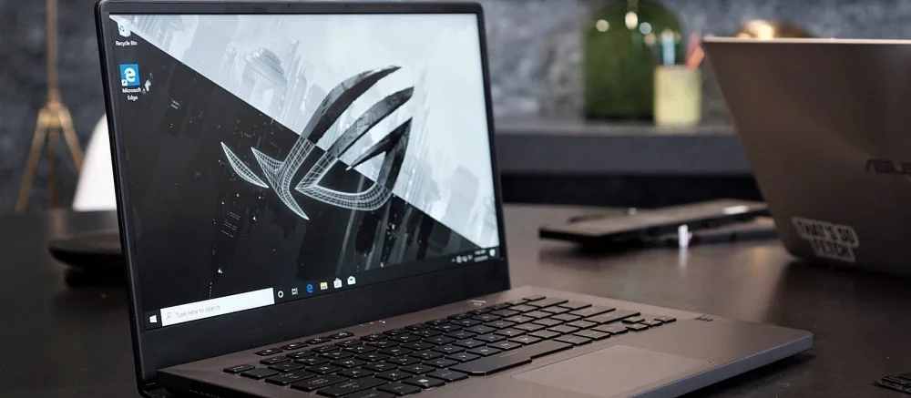 Что купить на «Чёрную пятницу», если ты геймер: крутые ноуты, кружки с Геральтом, брелоки из «Игры в кальмара» и многое другое