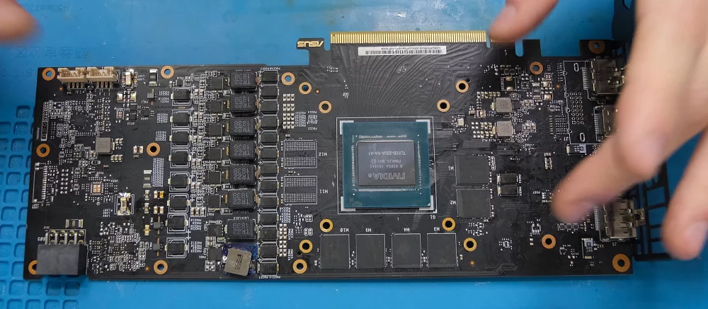 Энтузиаст из России увеличил память видеокарты RTX 2060 раньше, чем это сделала NVIDIA