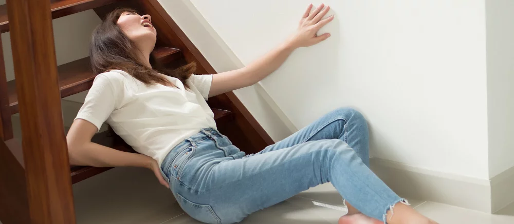 Начинающие стримеры прославились на Twitch, когда их сестра упала с лестницы в прямом эфире