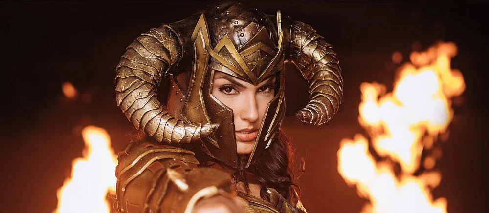 Фанаты показали атмосферный косплей Бэтмена, Чудо-женщины и других супергероев из вселенной DC