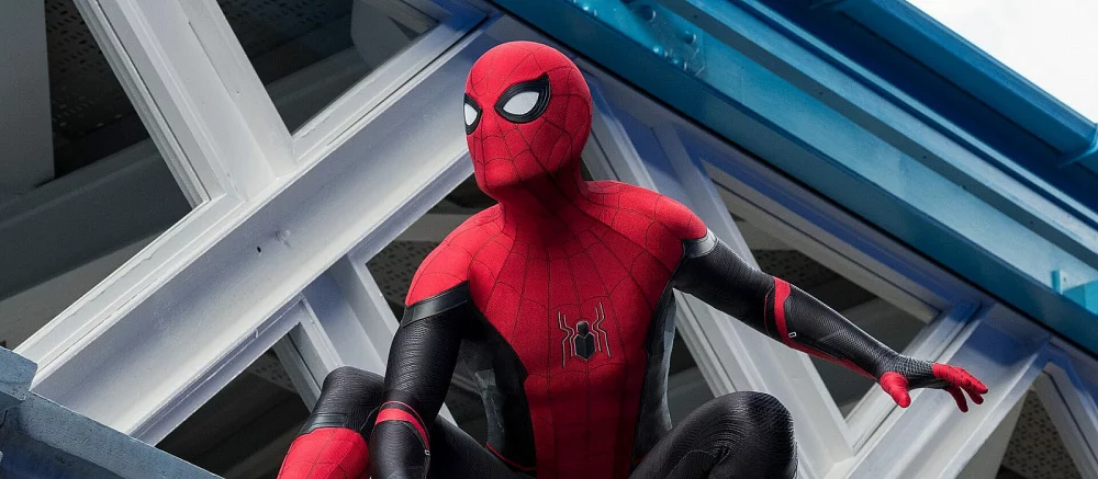 Спойлерные кадры со съемок «Человека-паука: Нет пути домой» — с дублерами Тома Холланда, Зендеи и [спойлер]