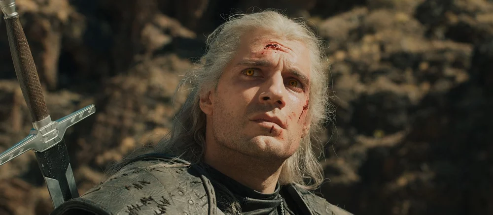 Пропустили первый сезон «Ведьмака»? Вот ролик, где бард Лютик пересказывает весь сериал за 6 минут