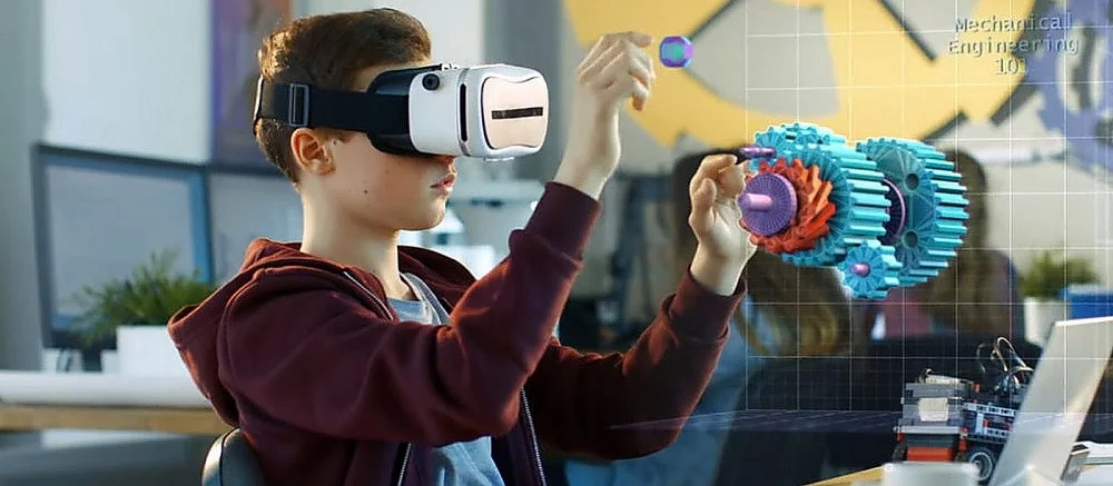 Sony показала прототип VR-шлема с экранами на 4K