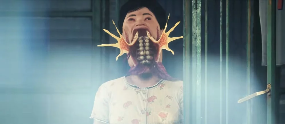 Создатель первой Silent Hill показал трейлер своего нового хоррора. В нем люди превращаются в чудовищ