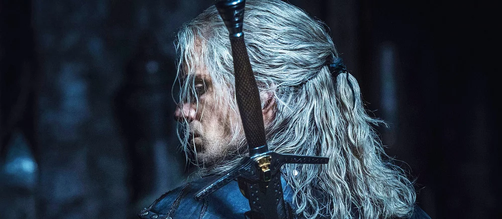 В новом видео со 2 сезона «Ведьмака» показали встречу Геральта и Весемира в Каэр Морхене