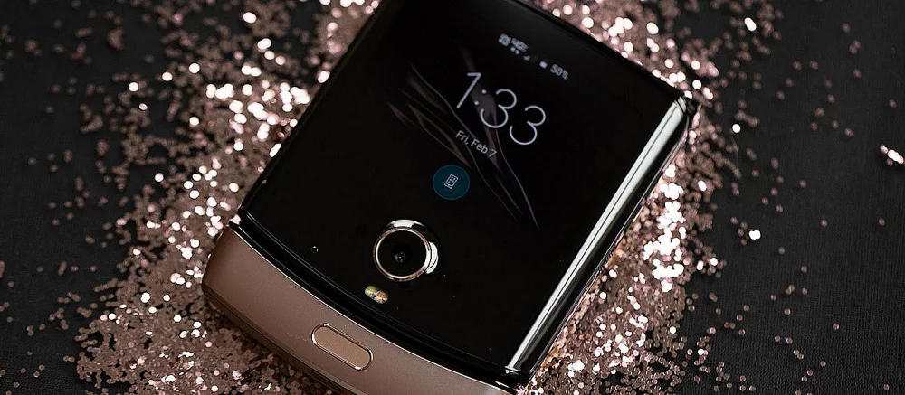 В России можно предзаказать лимитированную версию смартфона-раскладушки Motorola Razr 5G