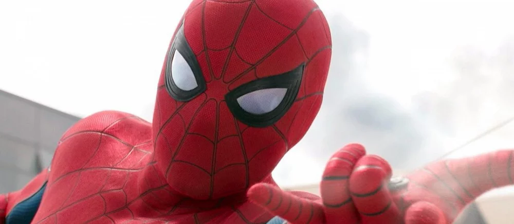 Художник «Человека-паука» и «Мстителей» показал, как мог бы выглядеть Том Холланд в черном костюме симбиота