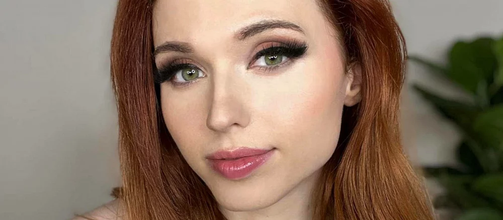 Стримерша Amouranth выпустила свой первый музыкальный трек