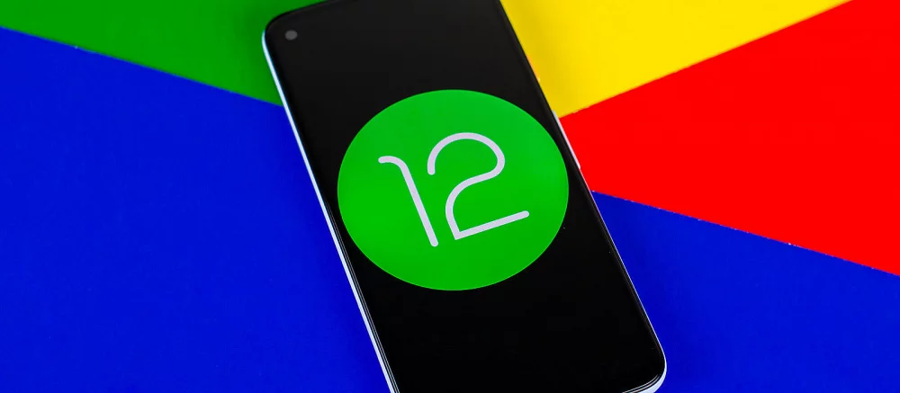 Технические ошибки Android 12. Как включить сканер отпечатков пальцев, зарядить батарею выше 80% и исправить ошибку закрывающихся приложений