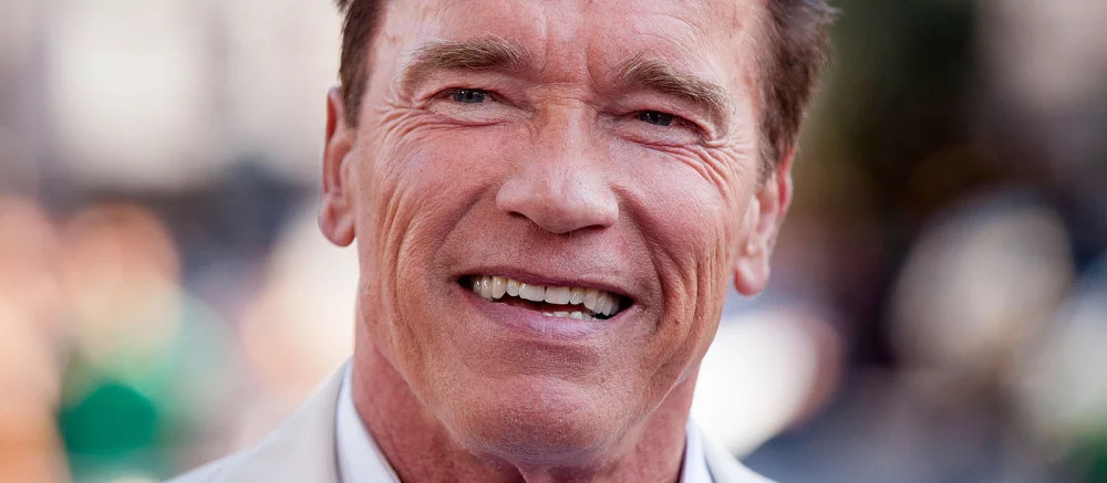 Арнольд Шварценеггер в образе Зевса показал, как встретился с другими богами на Олимпе. Их тоже сыграли знаменитости