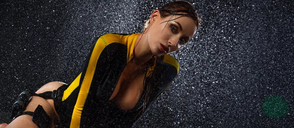 Самый яркий косплей недели: Трисс Меригольд с глубоким декольте, мокрая Лара Крофт в купальном костюме и прекрасная Китана из Mortal Kombat