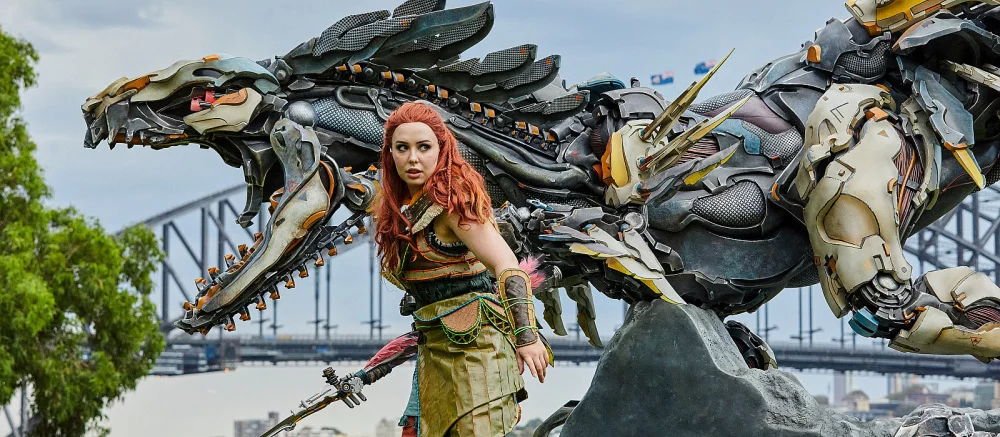 Статуи Когтебега, каменная Элой и гигантские баннеры: как Sony рекламирует Horizon Forbidden West