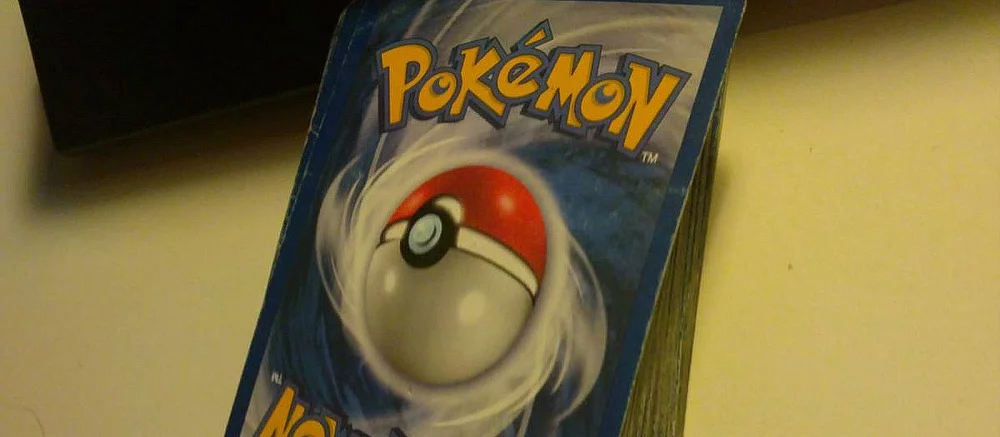 В США неизвестный украл редкие карточки Покемонов на 19 миллионов рублей — через дырку в стене