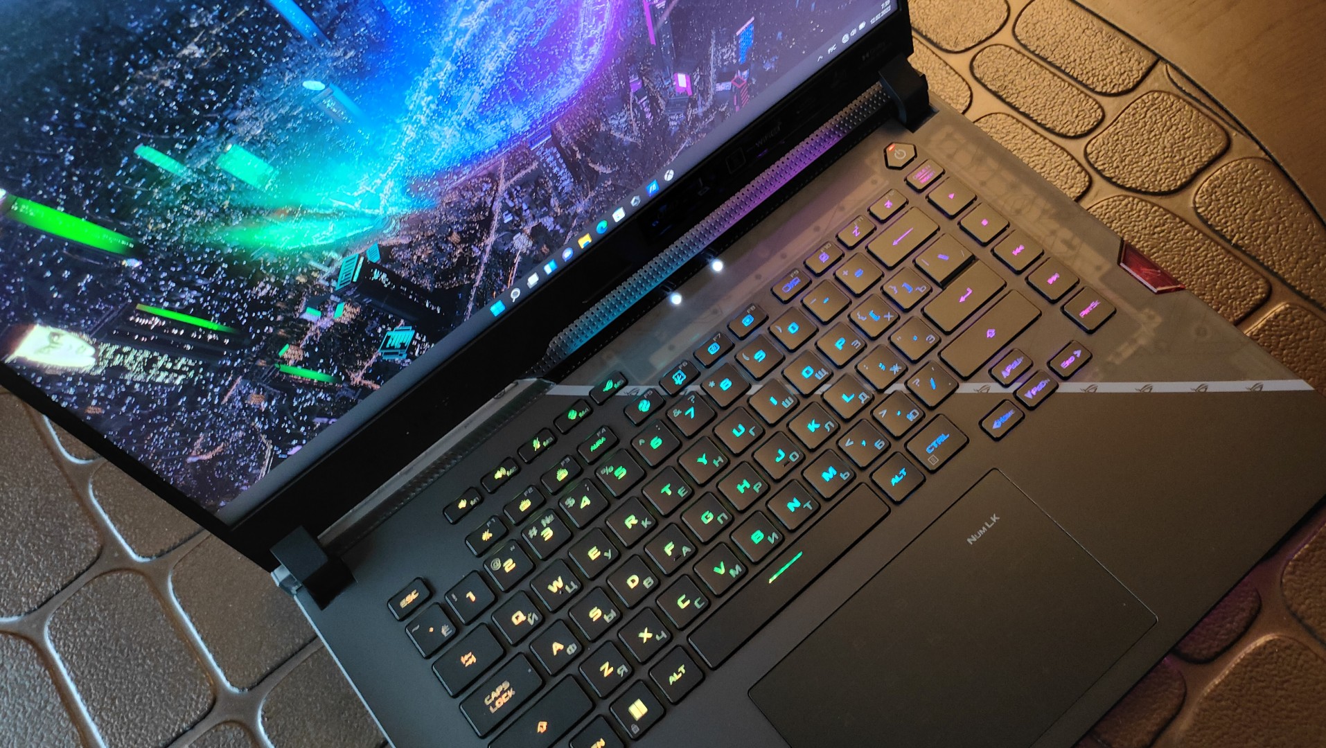 Рейтинг ноутбуков 2022. ASUS ROG Strix scar 15 2022. Игровой ноутбук 2022 ASUS ROG Strix. Релиз Laptop ROG Strix 2022. Самый мощный игровой ноутбук 2022.