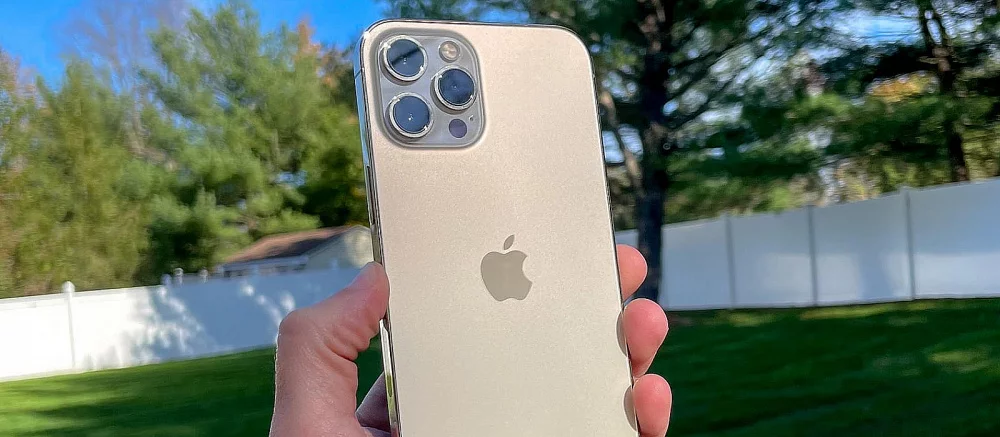 iPhone в России подорожали на четверть, а MacBook — почти вдвое