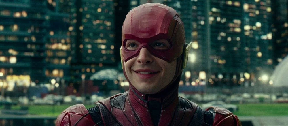 Полиция арестовала звезду «Флэша» Эзру Миллера за нападение в баре