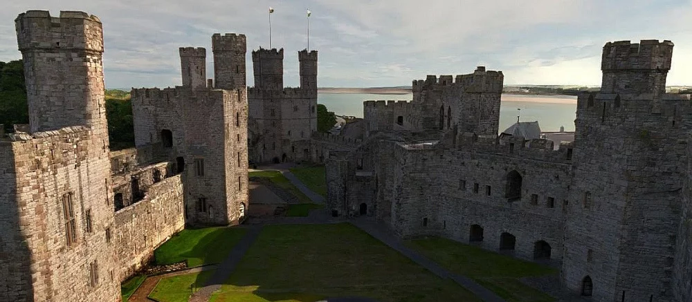 Adobe и Apple создали нейросеть, которая меняет время суток на фото