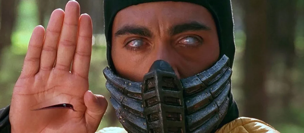 Парень с помощью обычного огурца и картона закосплеил Скорпиона из Mortal Kombat. Эд Бун не смог пройти мимо