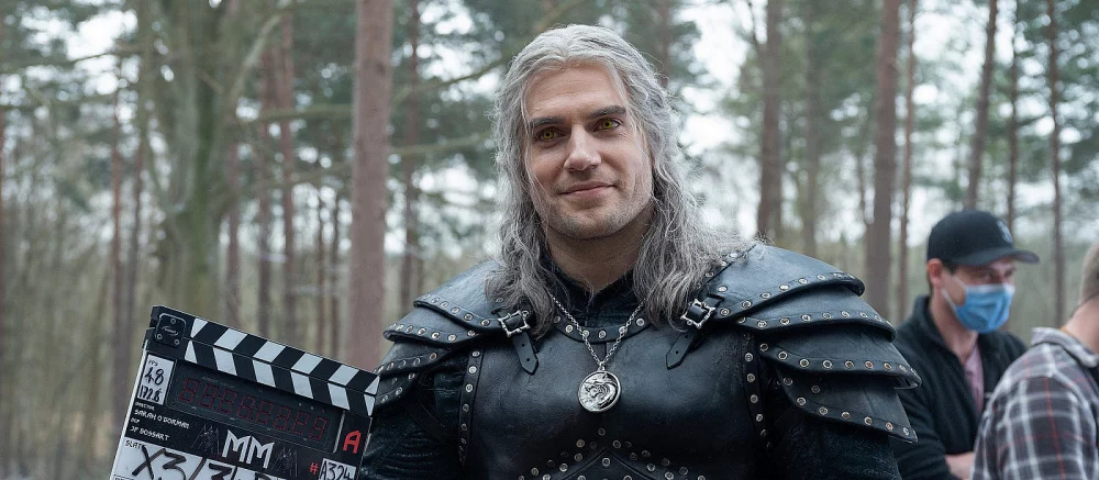 Появилось первое фото со съемок нового сезона «Ведьмака» — с Геральтом, Цири и Йеннифэр