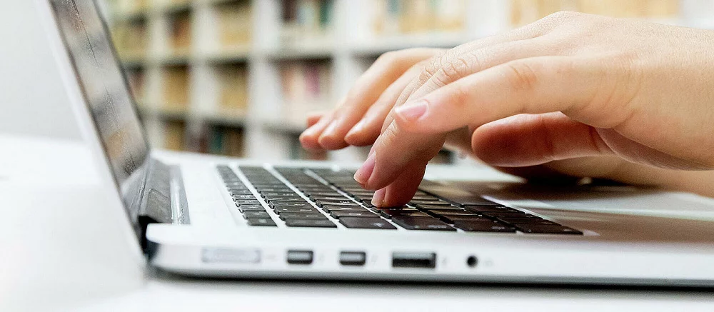 В Минцифры предложили отечественные аналоги зарубежным сервисам и соцсетям. Там есть ICQ