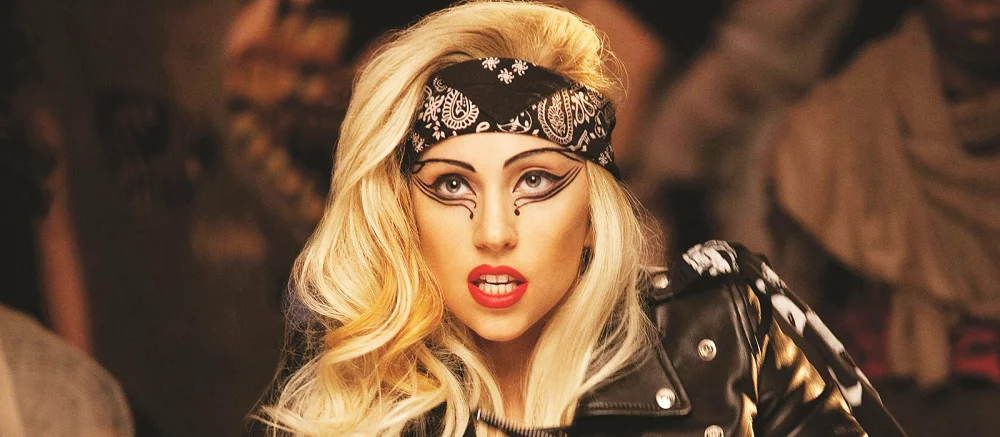 Леди Гагу уже показали в образе Харли Квинн. Так она могла бы выглядеть в «Джокере 2»