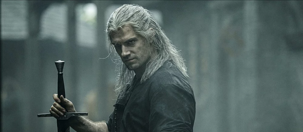 Новые фото со съемок «Ведьмака» показали один из самых ожидаемых боев с Геральтом