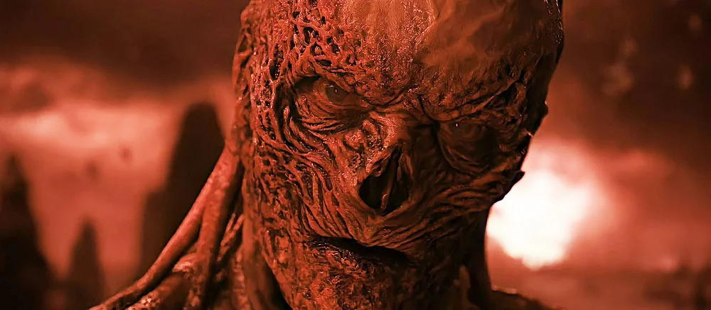 Создатели «Очень странных дел» показали, как создавался монстр Векна. Похоже, актеру и гримерам было очень тяжко