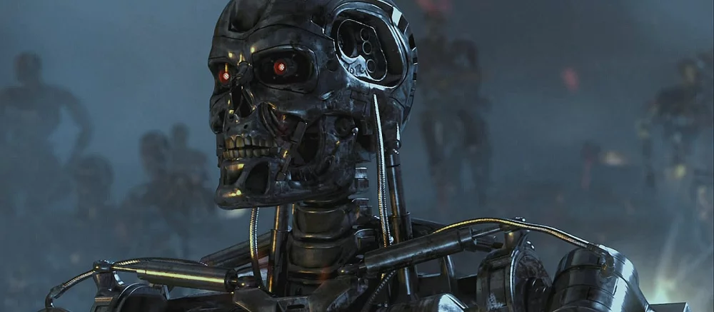 Энтузиаст показал функционирующую голову терминатора T-800 со встроенным ИИ. Она умеет говорить