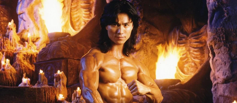 Фанат поразил создателя Mortal Kombat, показав ему жуткую зомби-версию Лю Кана из 90-х с обезображенным лицом