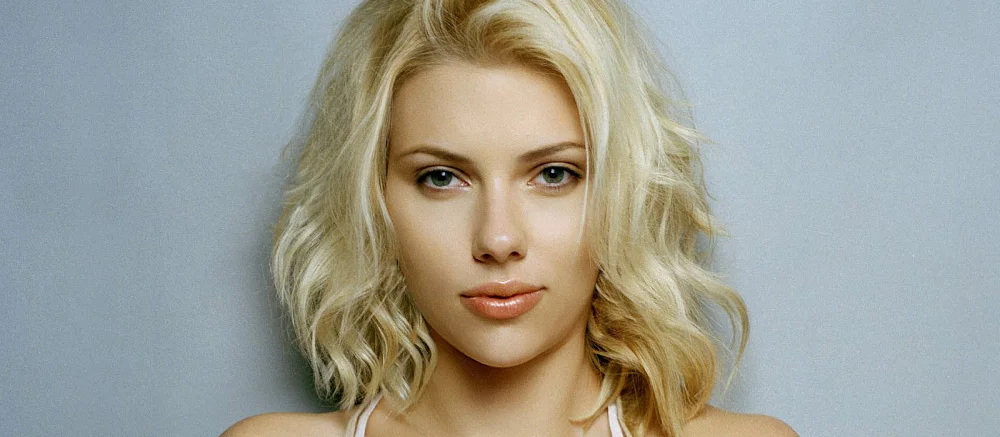 «Крутой дипфейк» — Элизабет Олсен заменили на Скарлетт Йоханссон в роли Алой Ведьмы и показали, что из этого получилось