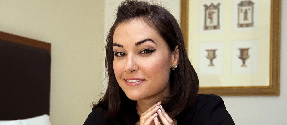 Саша Грей провела стрим в ванной. Момент с раздеванием набрал 100 тысяч просмотров — видео