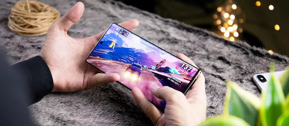 Халява: сразу 10 игр и 6 программ отдают бесплатно в Google Play и App Store. Есть гонки с грудастыми красавицами