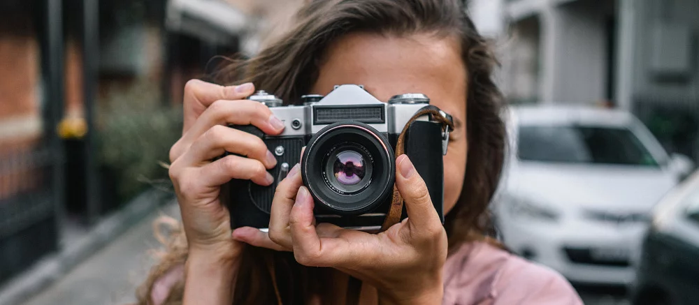 ИИ научили улучшать качество фото и избавляться от шумов. На видео показали результат работы нейросети, и он впечатляет