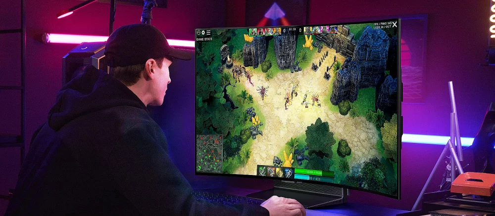 LG показала первый телевизор, который сгибается сам