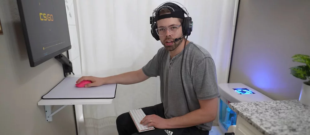 Ютубер собрал геймерский ПК внутри унитаза и протестировал его в GS:GO — видео