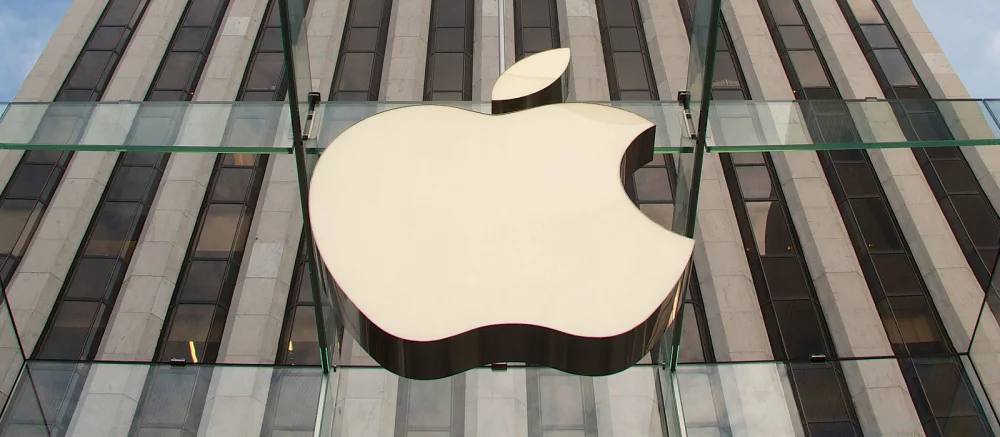 Apple уволила вице-президента после шутки про «ласкание большегрудых женщин»