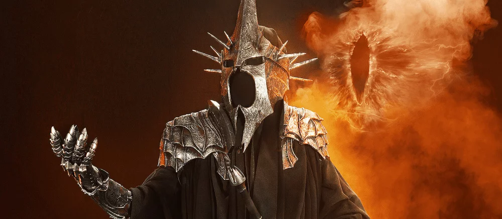 Девушка победила на выставке, поразив всех своим косплеем предводителя назгулов из «Властелина колец». Его можно спутать с постером