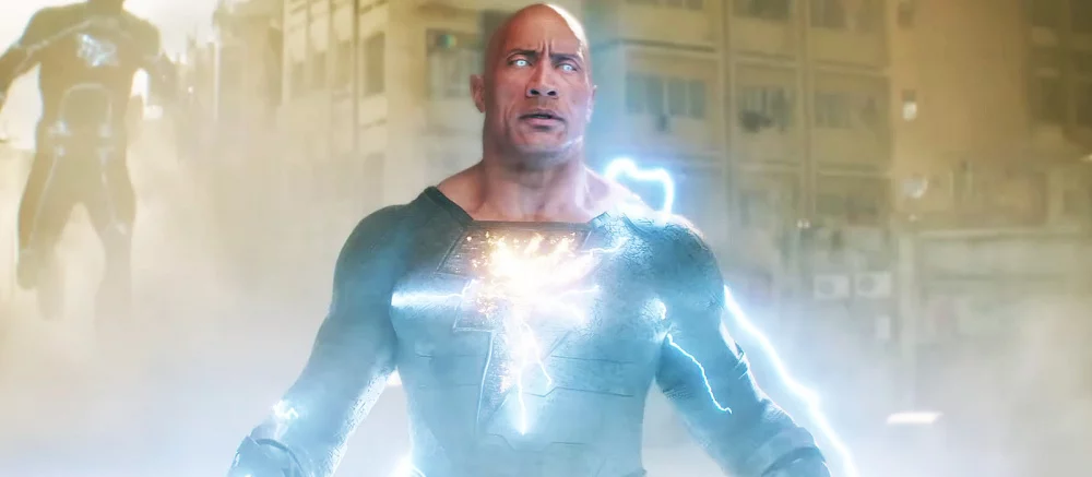 Дуэйн Джонсон показывает свою мощь и дерется с супергероями в новом трейлере фильма «Черный Адам»