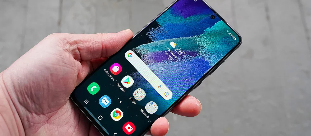 Как очистить память на телефонах Android и iOS