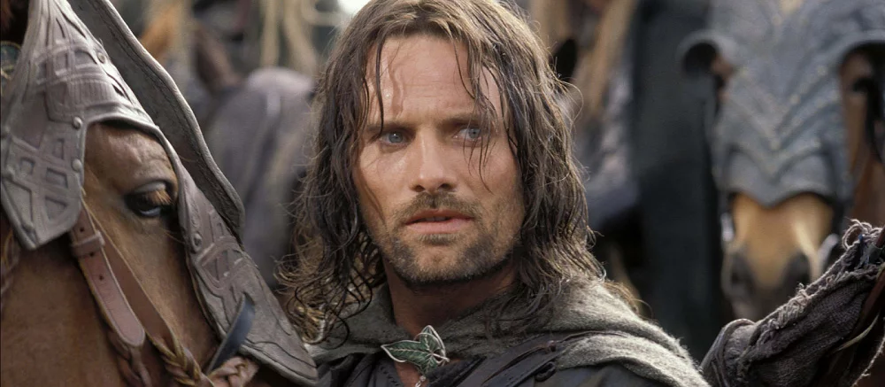 «Какое ужасное время быть фанатом»: в сети разочарованы геймплеем мобильной игры по «Властелину колец»