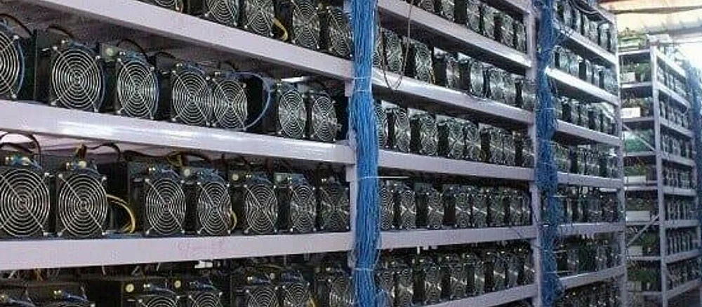 Неизвестный майнер из Вьетнама моет видеокарты под струёй воды перед их продажей на вторичном рынке (видео)