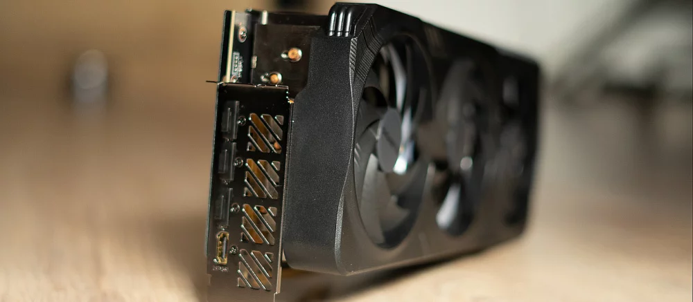 Реддитор рассказал, как ему прислали два куска металла вместо видеокарты RTX 4090