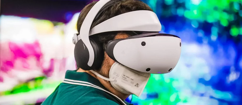 В сети появились фото руководства к шлему PlayStation VR2