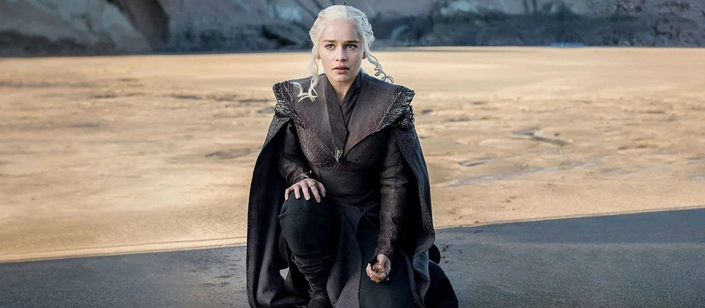 Дейенерис с имплантами и Тирион Ланнистер в VR-очках: нейросеть показала персонажей «Игры престолов» в стиле киберпанка