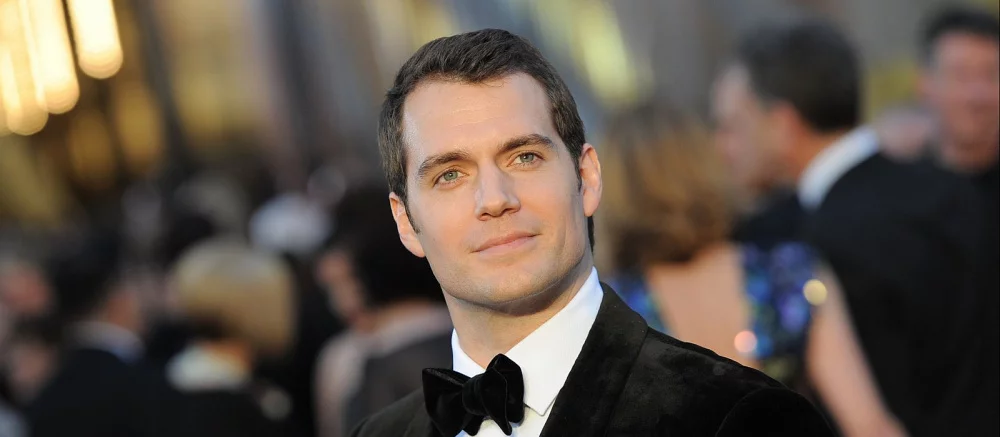 Как бы выглядел Генри Кавилл, если бы попал в мир Warhammer 40K — показал художник BossLogic