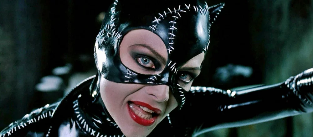 Китану из Mortal Kombat 11 превратили в Женщину-кошку. Оказалось, ей очень идет этот облик