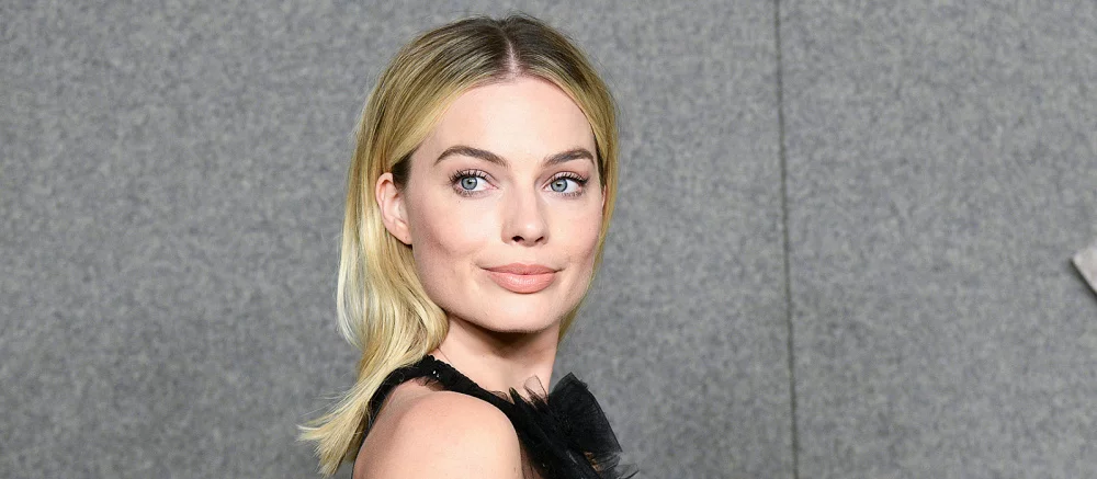 Слили тизер фильма «Барби» с Марго Робби. В нем показали актрису в купальнике